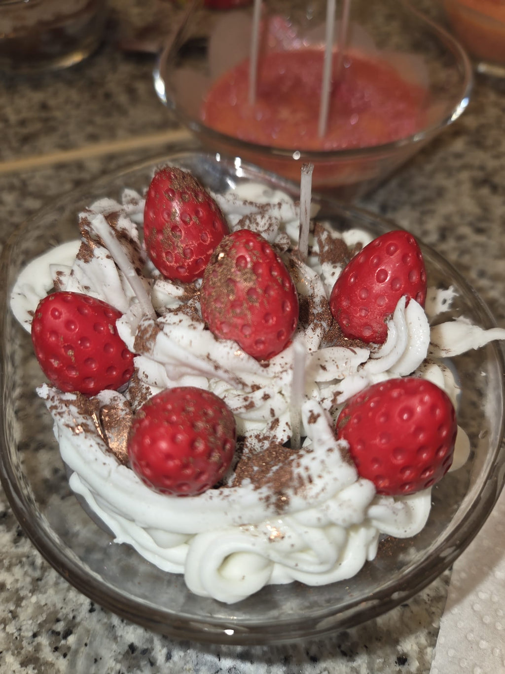 Vela de fresas con chocolate y nata, aromas para comérsela