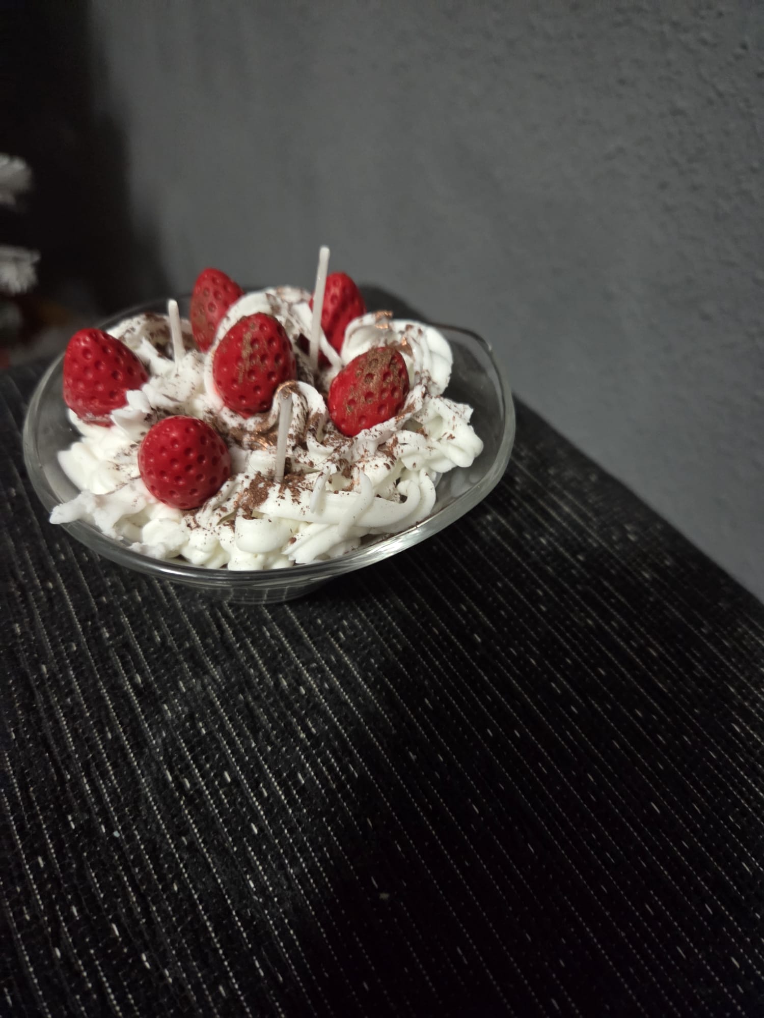 Vela de fresas con chocolate y nata, aromas para comérsela