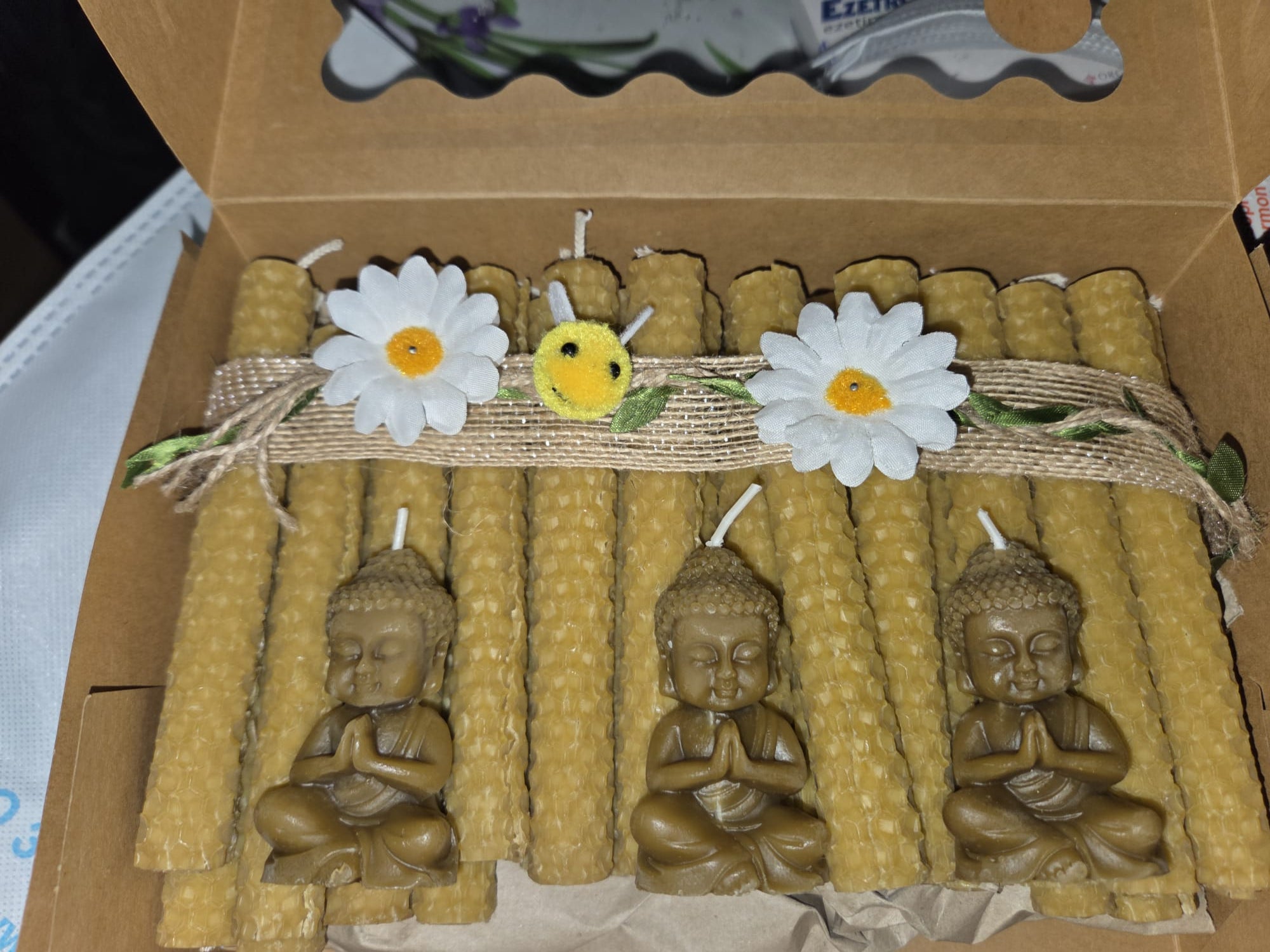 24 velas de cera pura de abejas 13 cms + 3 buditas de regalo (en caja)